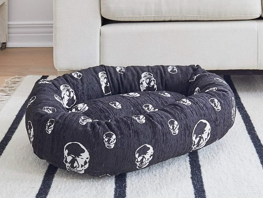 SKULL DOG BED BLACK