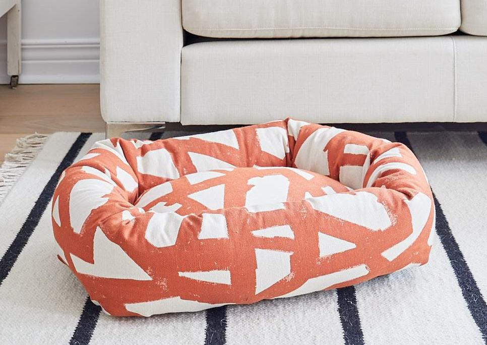 DONUT DOG BED, ORANGE