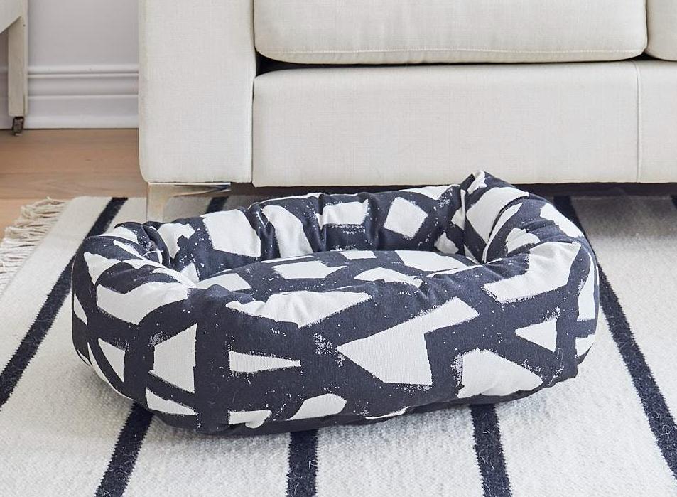 DONUT DOG BED, BLACK