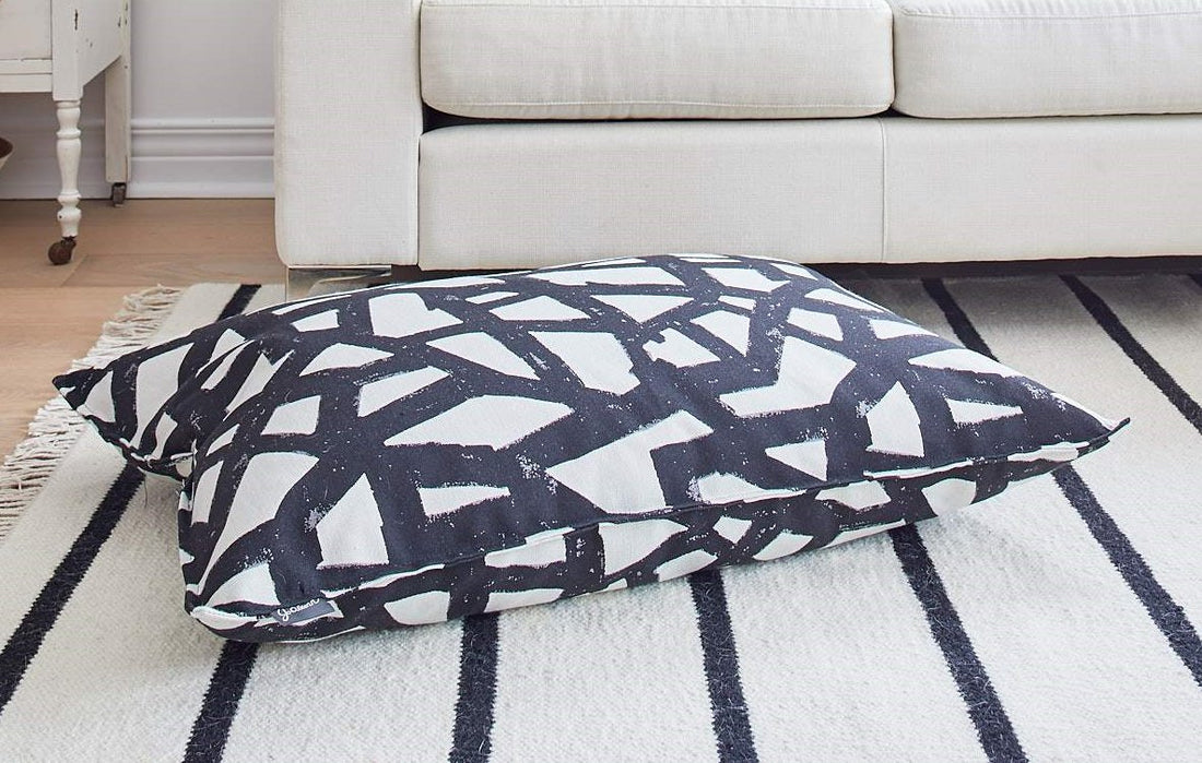 BLACK sketch DOG BED
